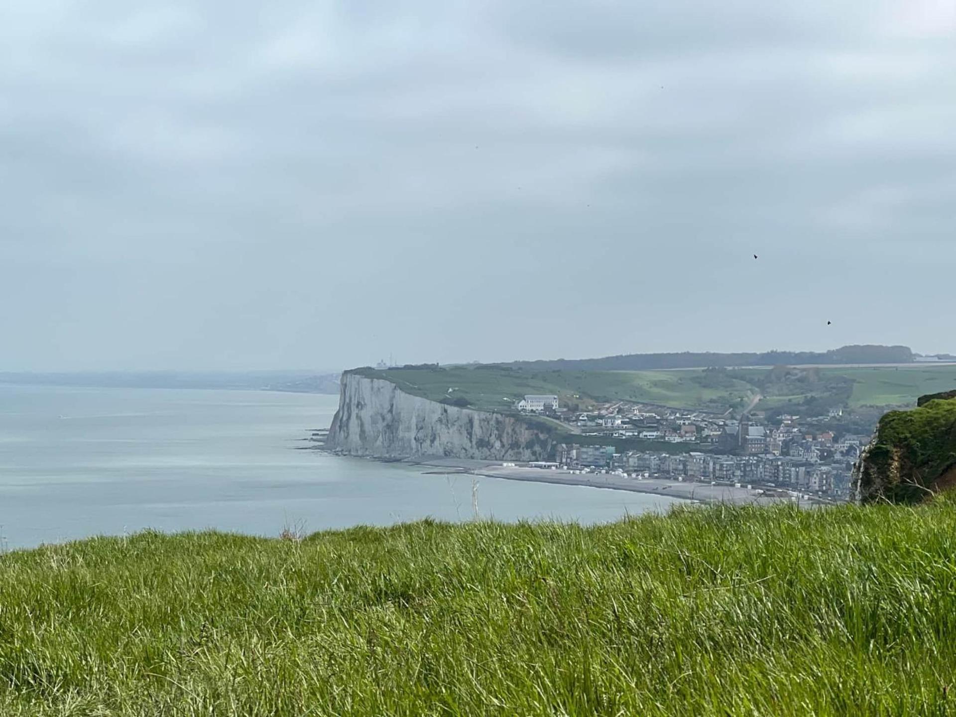 Caprices De Mer Appartement Avec Grand Balcon Et Vue A 300 M Plage, Apercu Mer, Lit Queen Size, Mers Les Bains Le Treport , Petit Dejeuner En Option, 2 Velos Fournis Luaran gambar